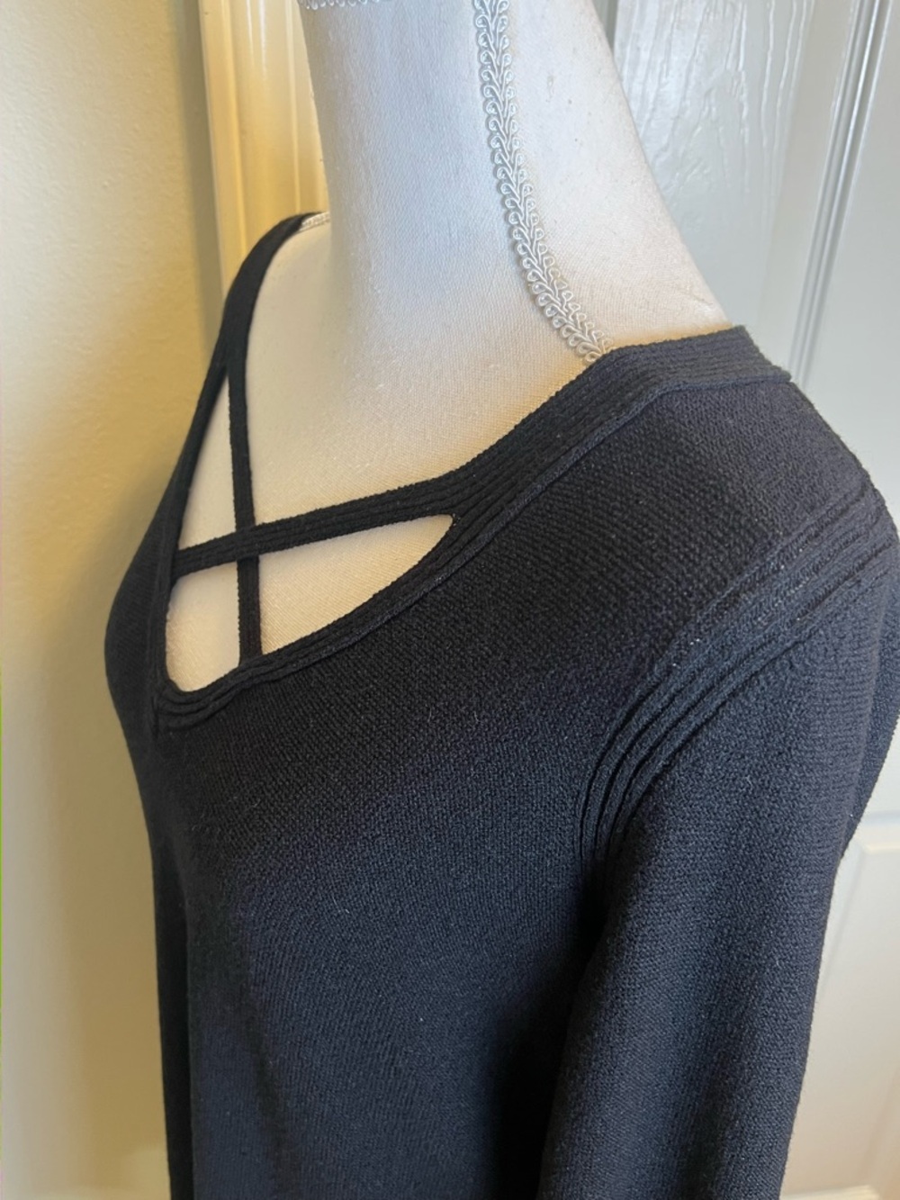 FREE PEOPLE Criss-Cross Tunic Sweater - Picture 15 of 15